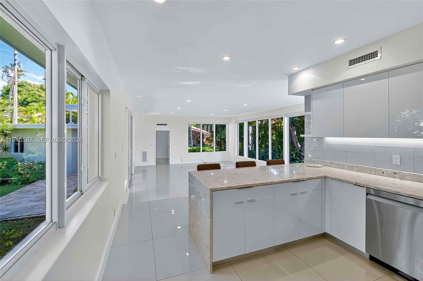 MIAMI SHORES SEC 3 - Residential