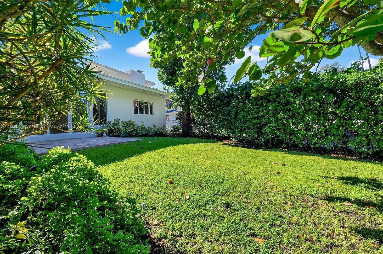MIAMI SHORES SEC 3 - Residential