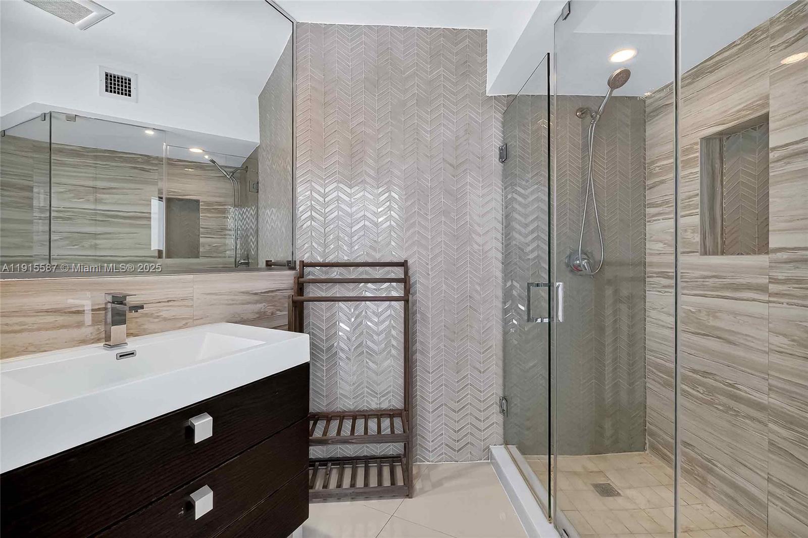 MIAMI SHORES SEC 3 - Residential