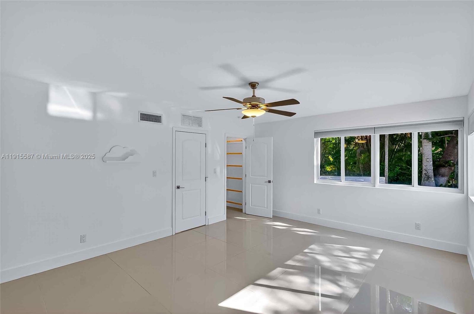 MIAMI SHORES SEC 3 - Residential