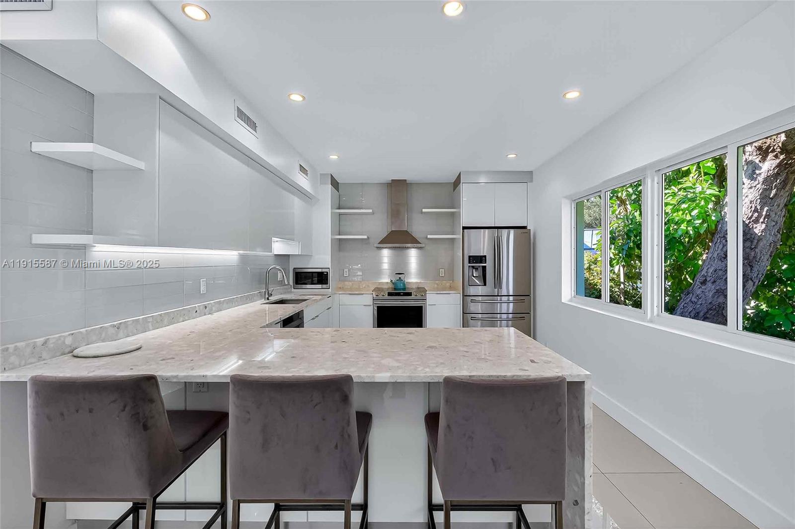 MIAMI SHORES SEC 3 - Residential