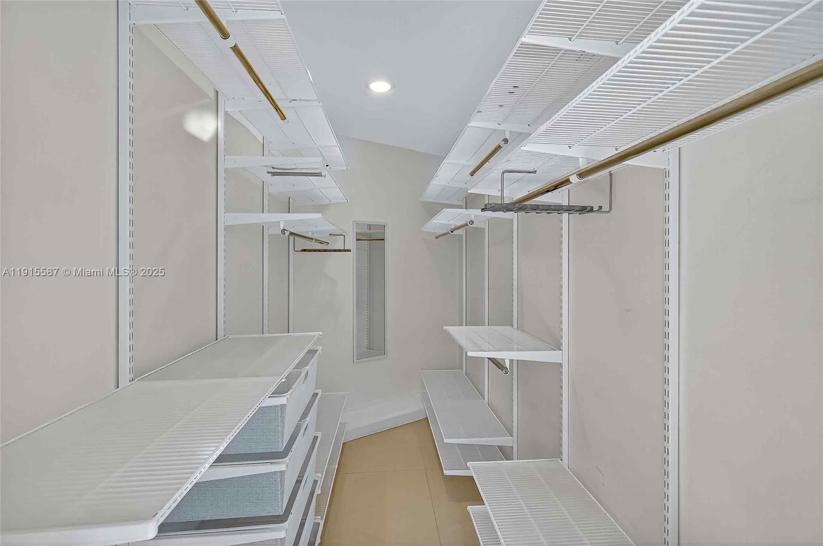 MIAMI SHORES SEC 3 - Residential