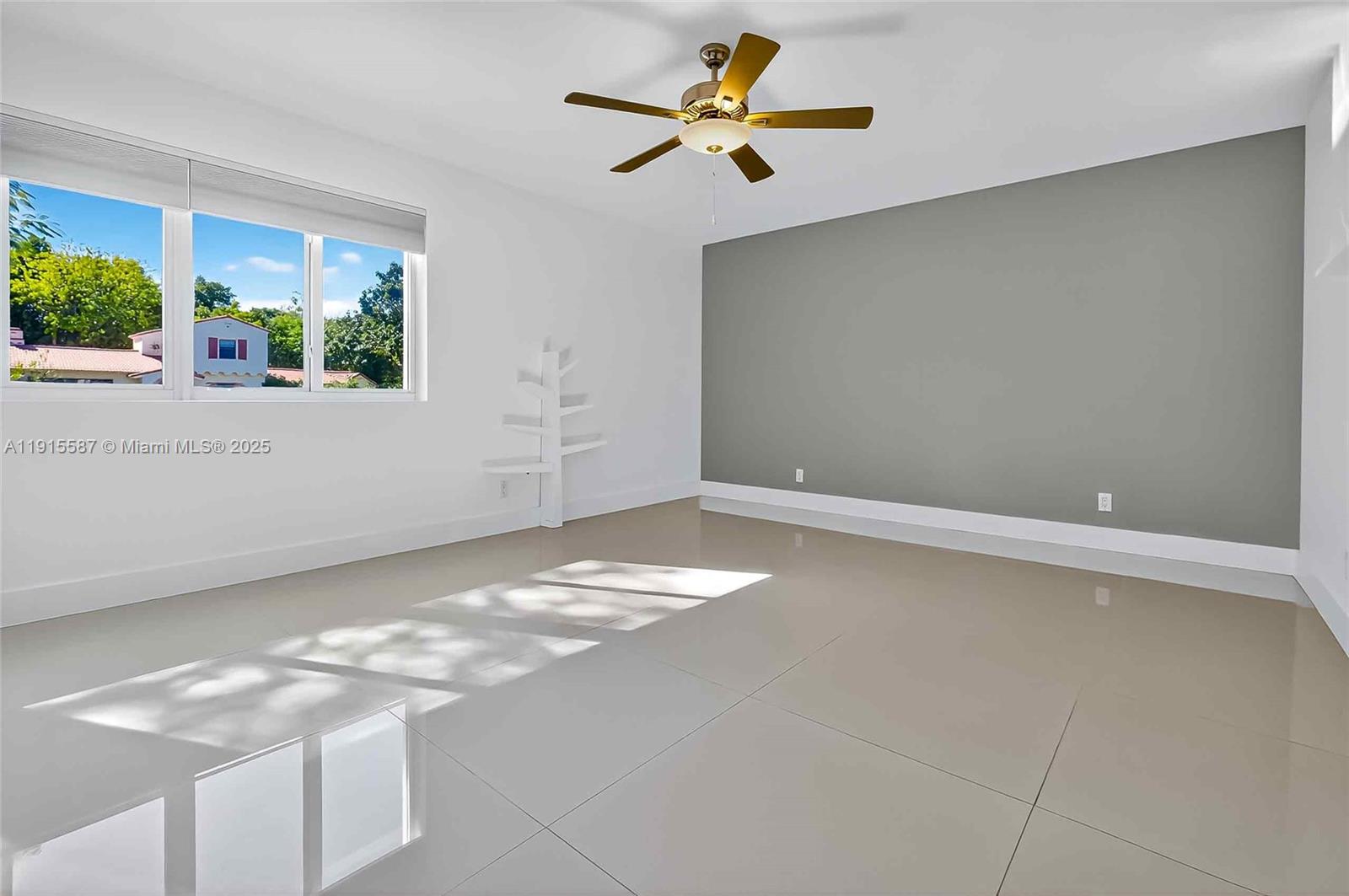 MIAMI SHORES SEC 3 - Residential