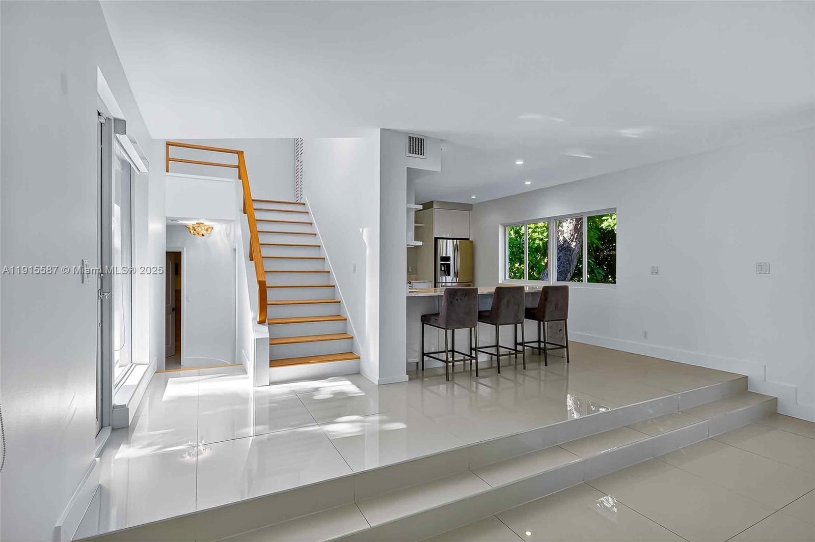 MIAMI SHORES SEC 3 - Residential