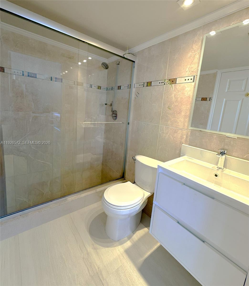 LE MONTCALM CONDO - Residential