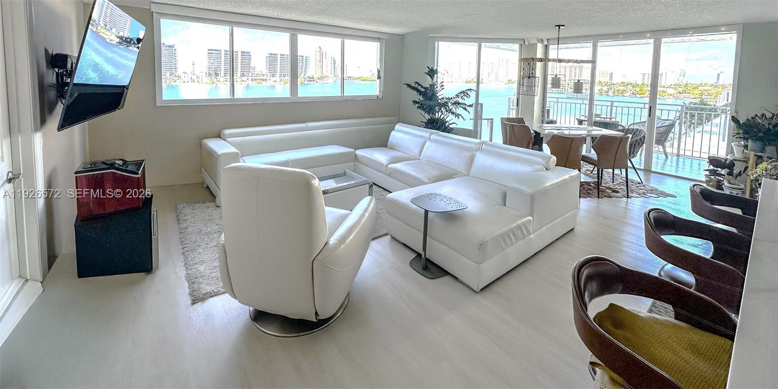 LE MONTCALM CONDO - Residential