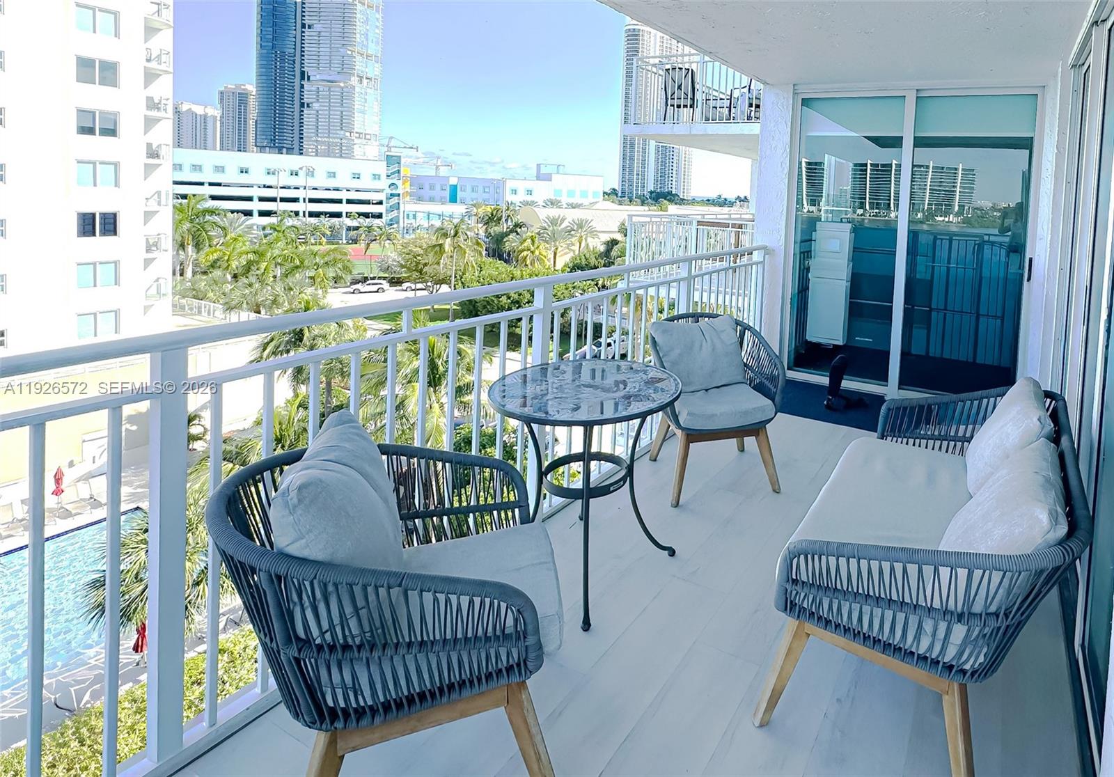 LE MONTCALM CONDO - Residential