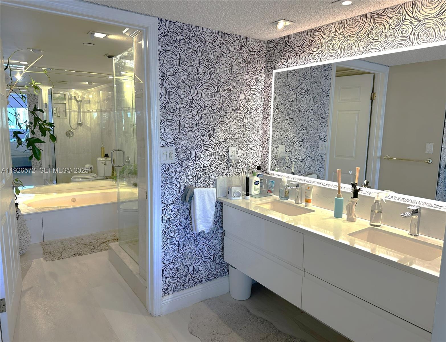 LE MONTCALM CONDO - Residential