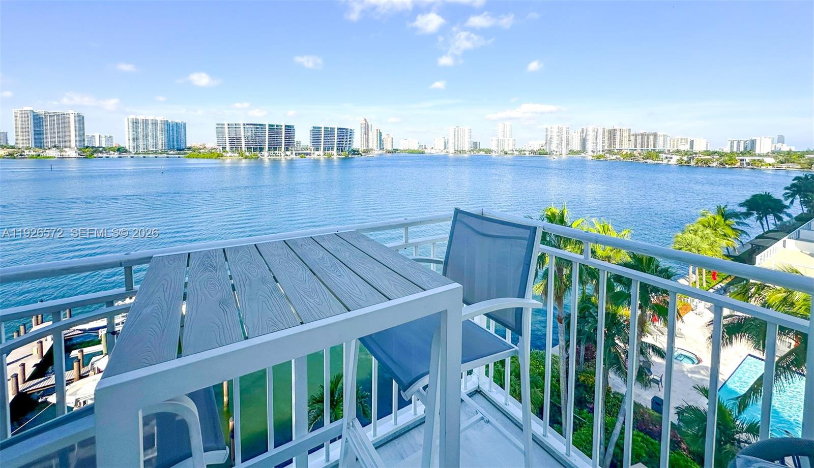 LE MONTCALM CONDO - Residential