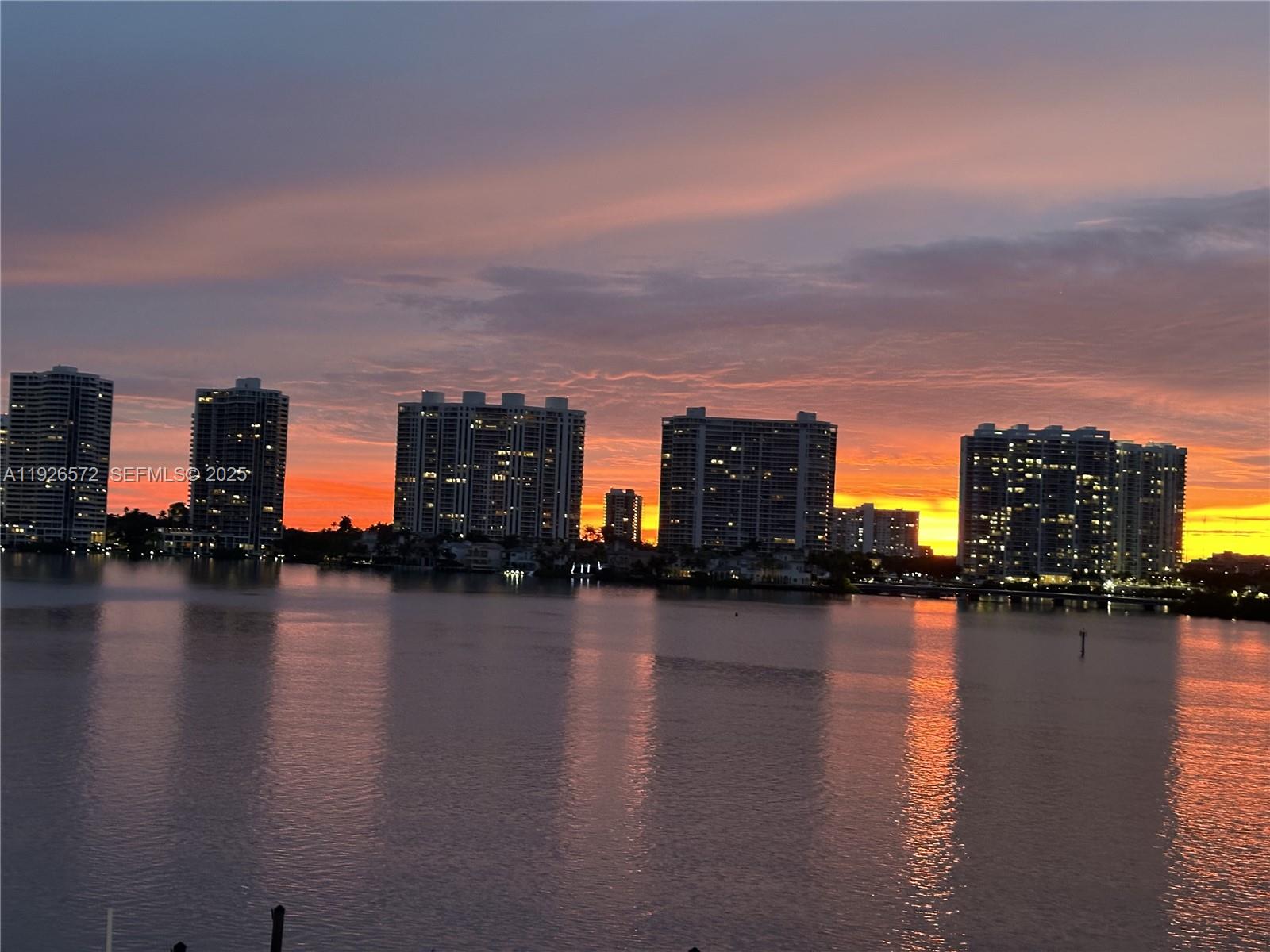 LE MONTCALM CONDO - Residential