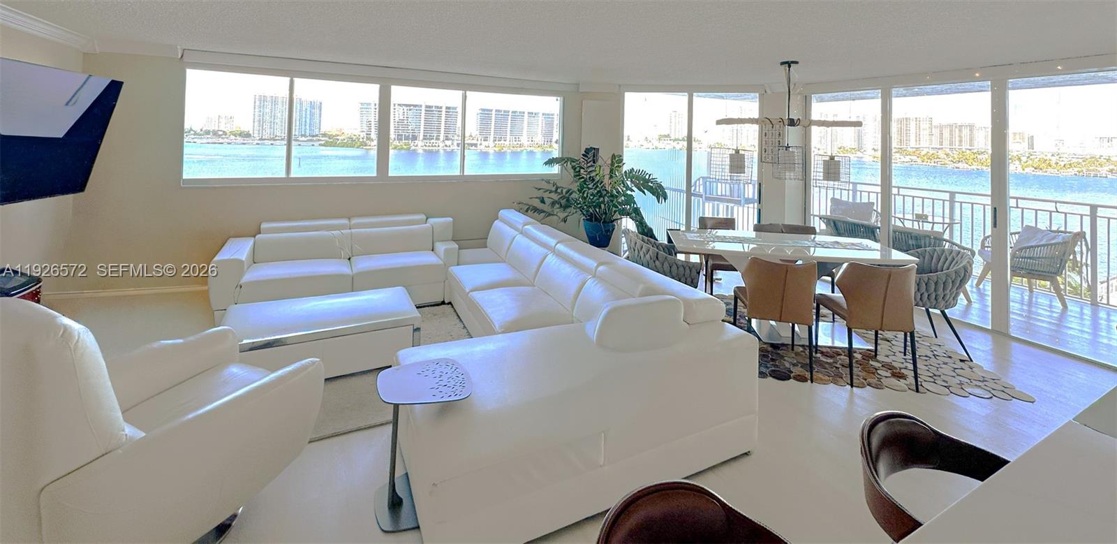 LE MONTCALM CONDO - Residential