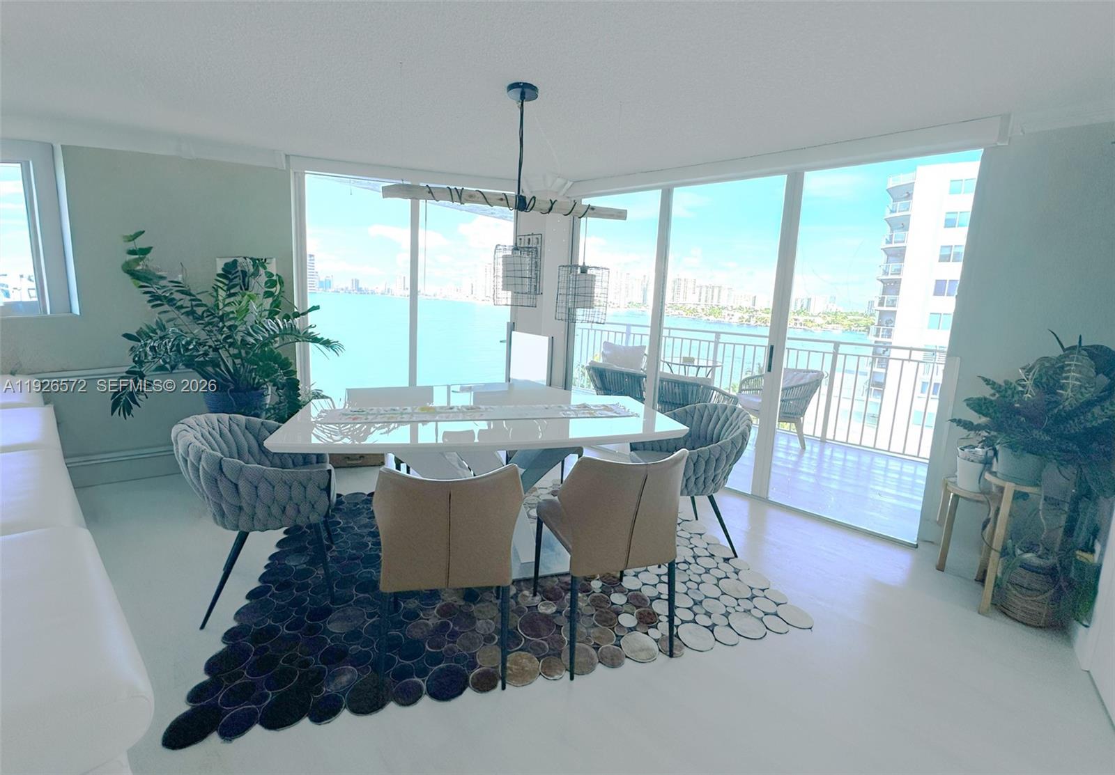 LE MONTCALM CONDO - Residential