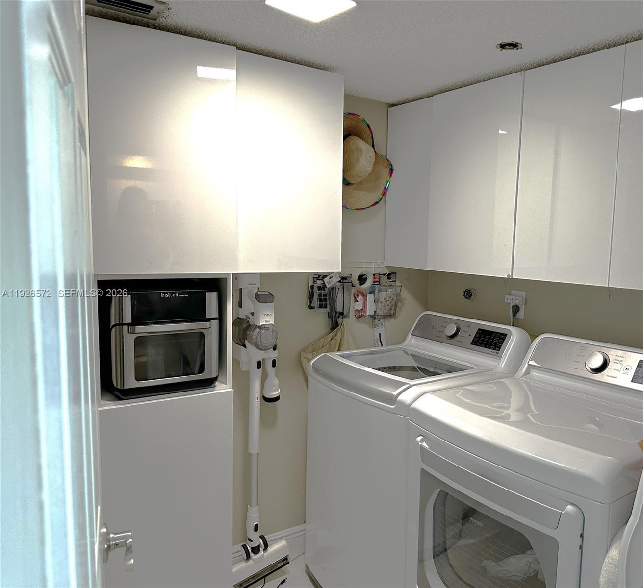 LE MONTCALM CONDO - Residential