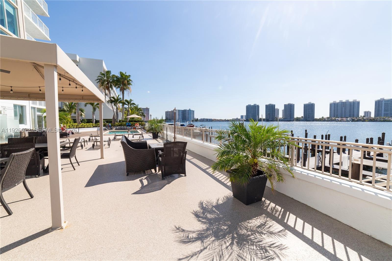 LE MONTCALM CONDO - Residential