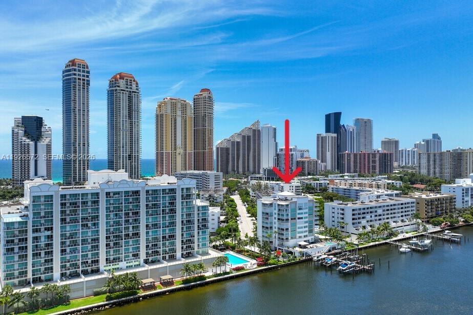 LE MONTCALM CONDO - Residential