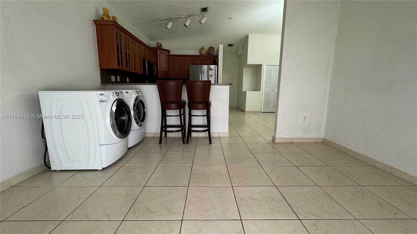 NORTH PALM ESTATES HOMES - Residential