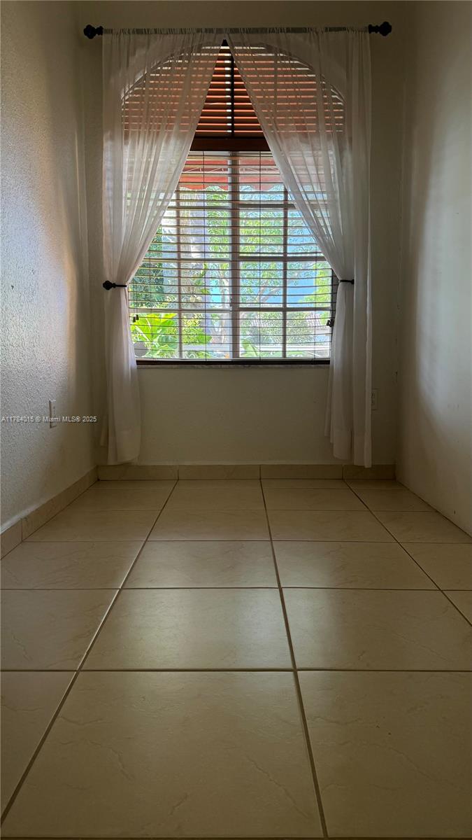 NORTH PALM ESTATES HOMES - Residential