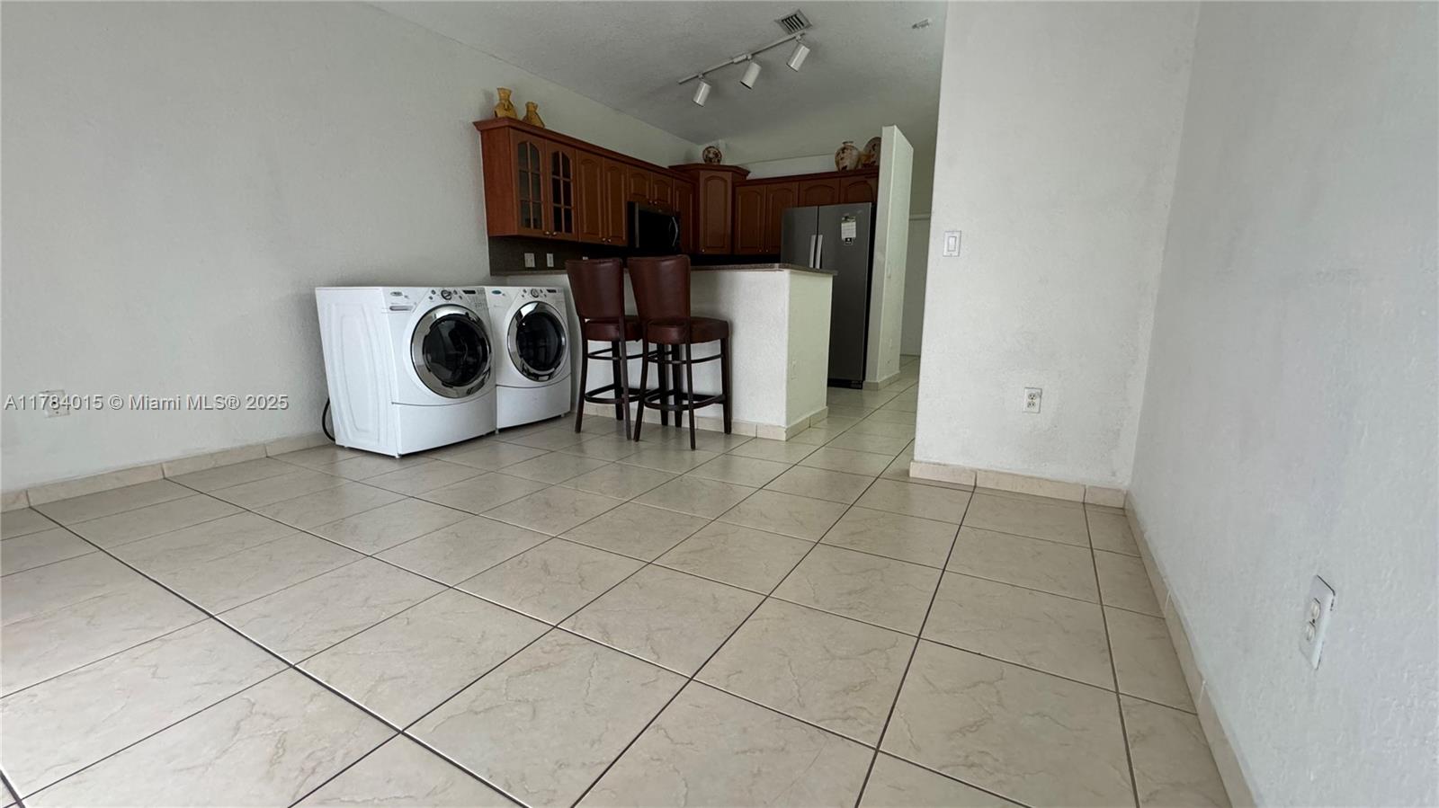 NORTH PALM ESTATES HOMES - Residential