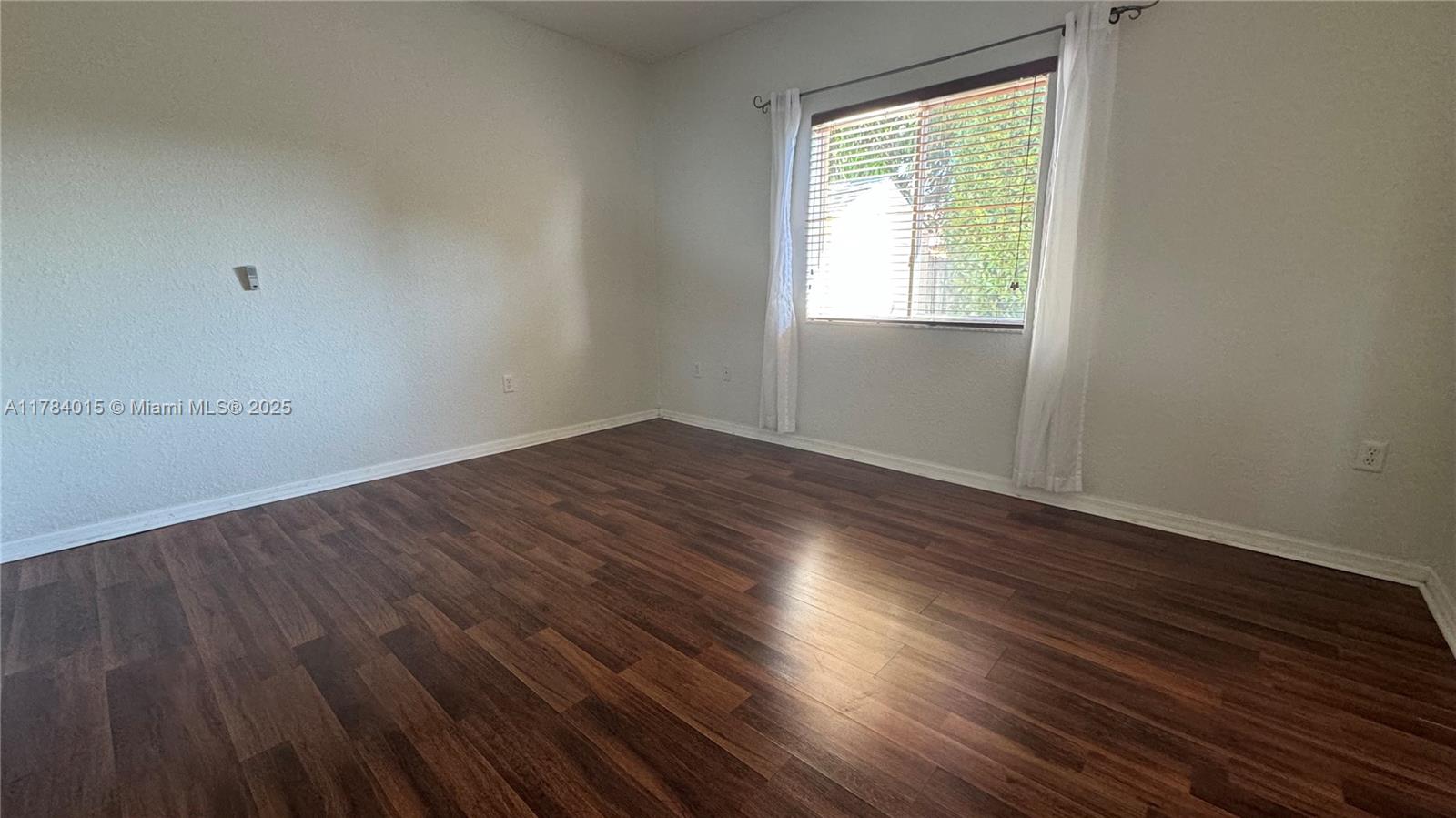 NORTH PALM ESTATES HOMES - Residential