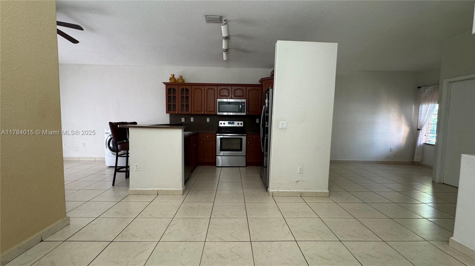 NORTH PALM ESTATES HOMES - Residential