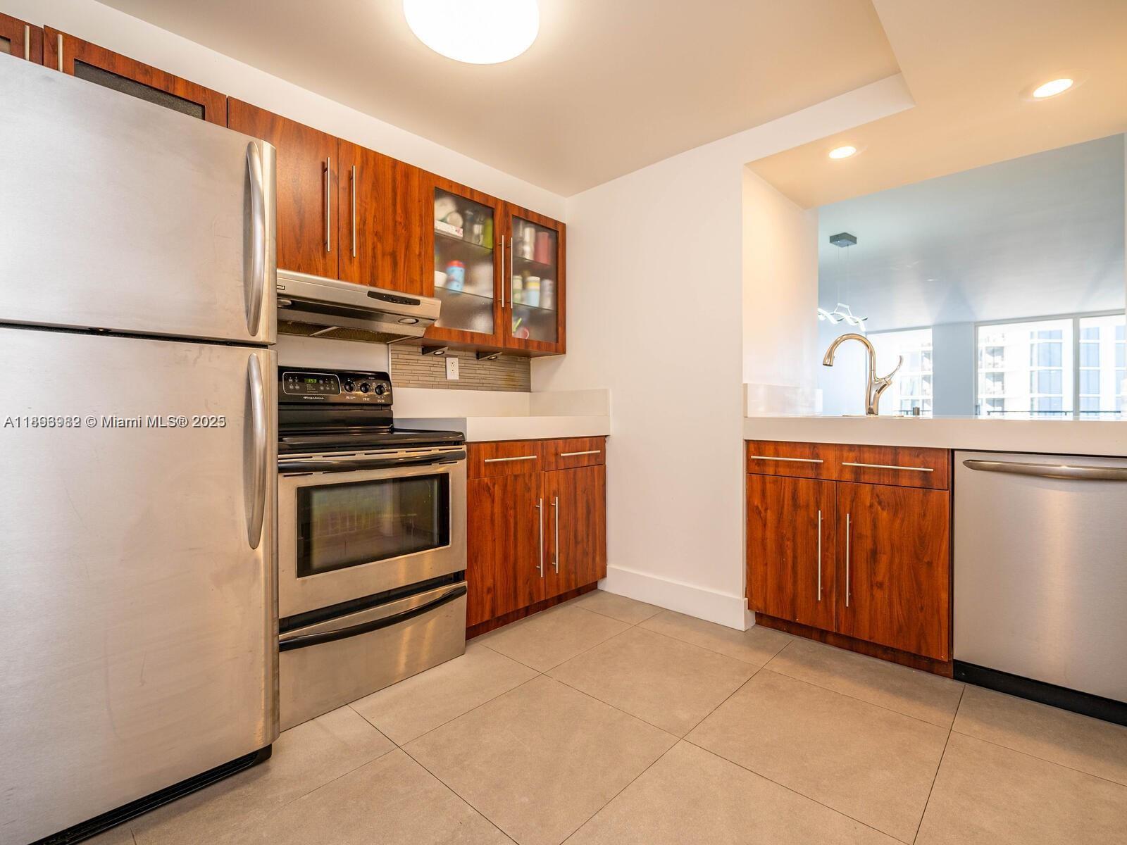 555 NE 15th St 26E