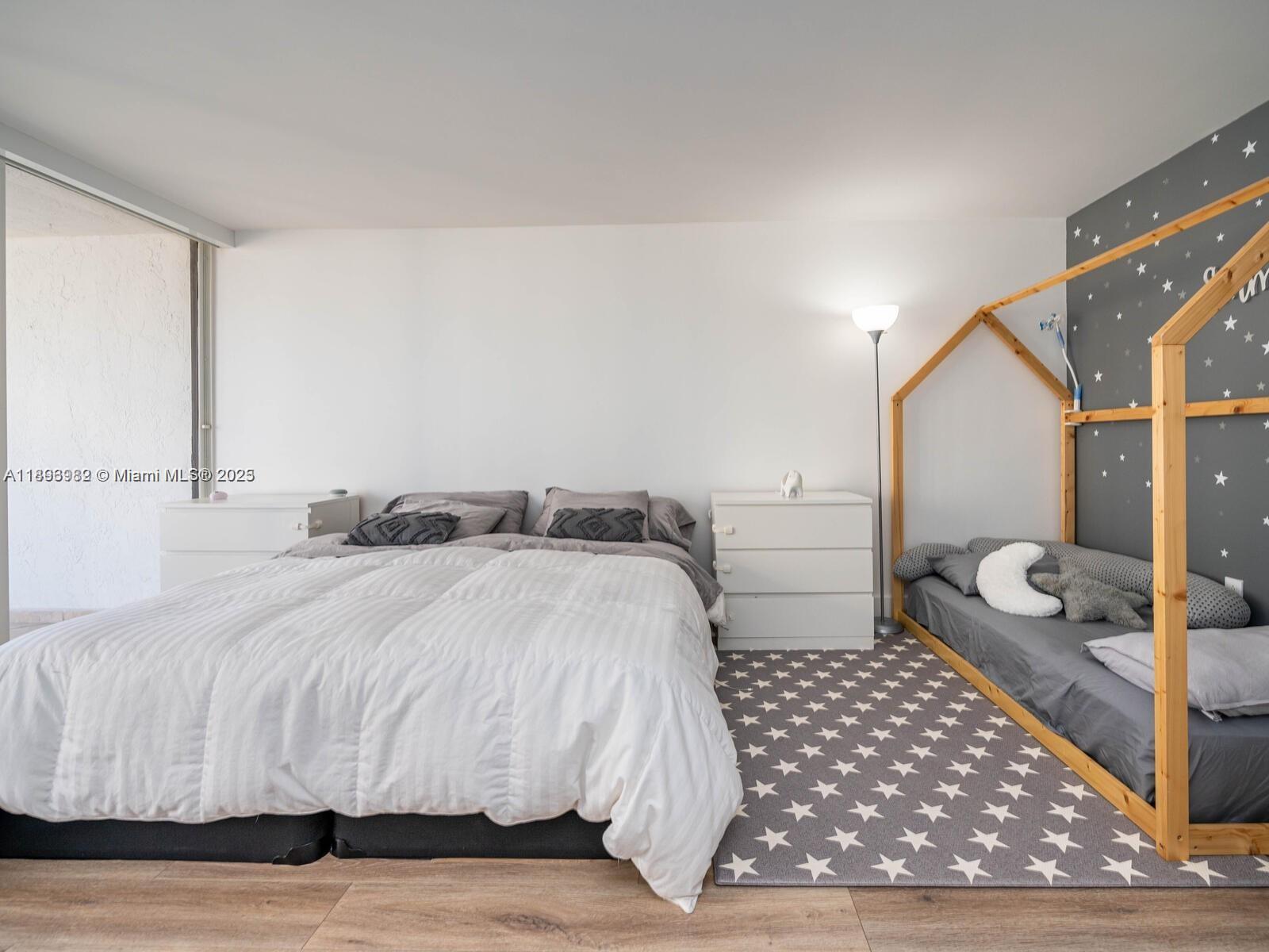 VENETIA CONDO - Residential