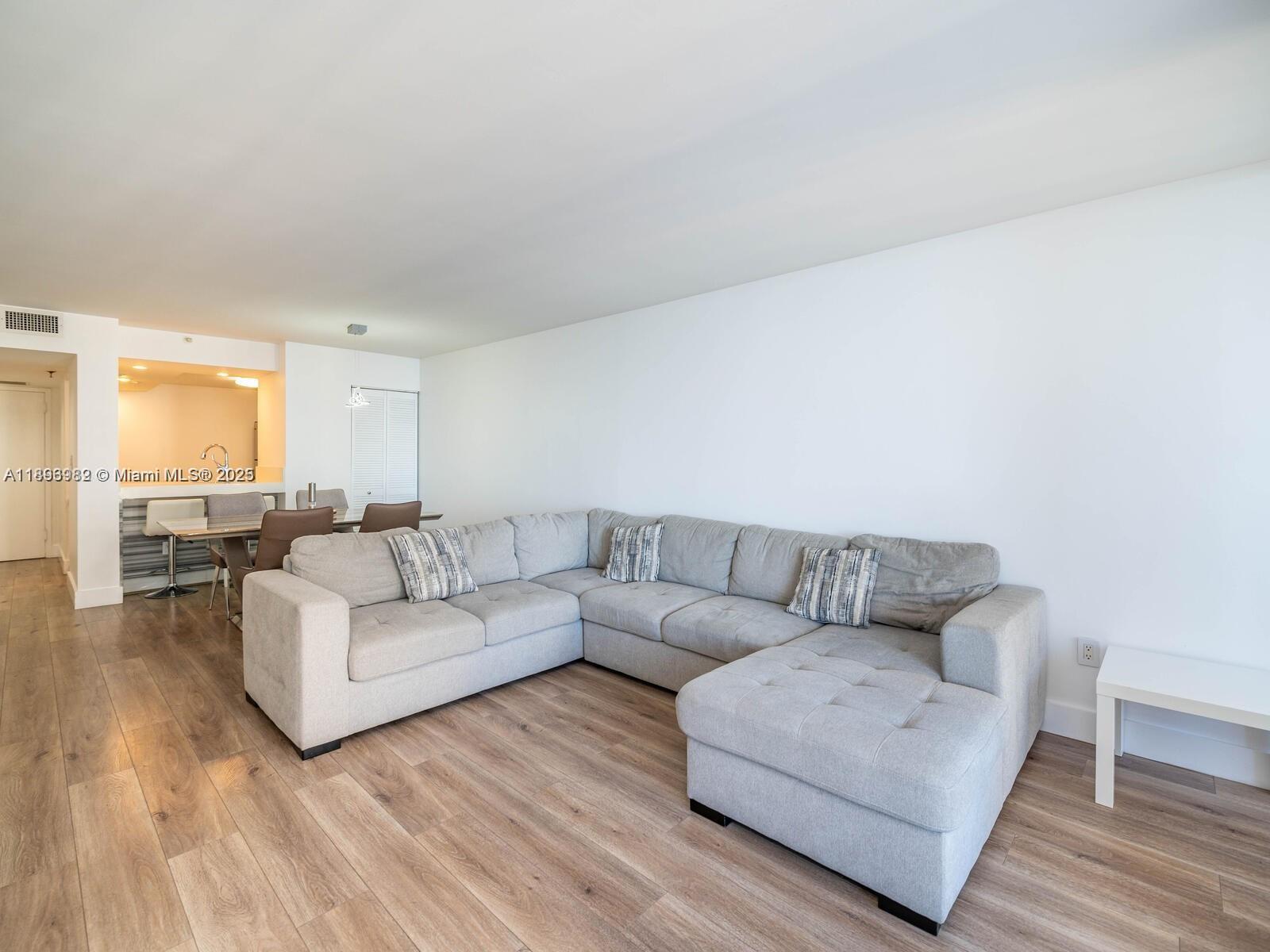 555 NE 15th St 26E
