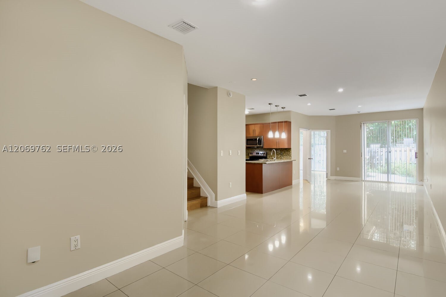 7663 N Southwood