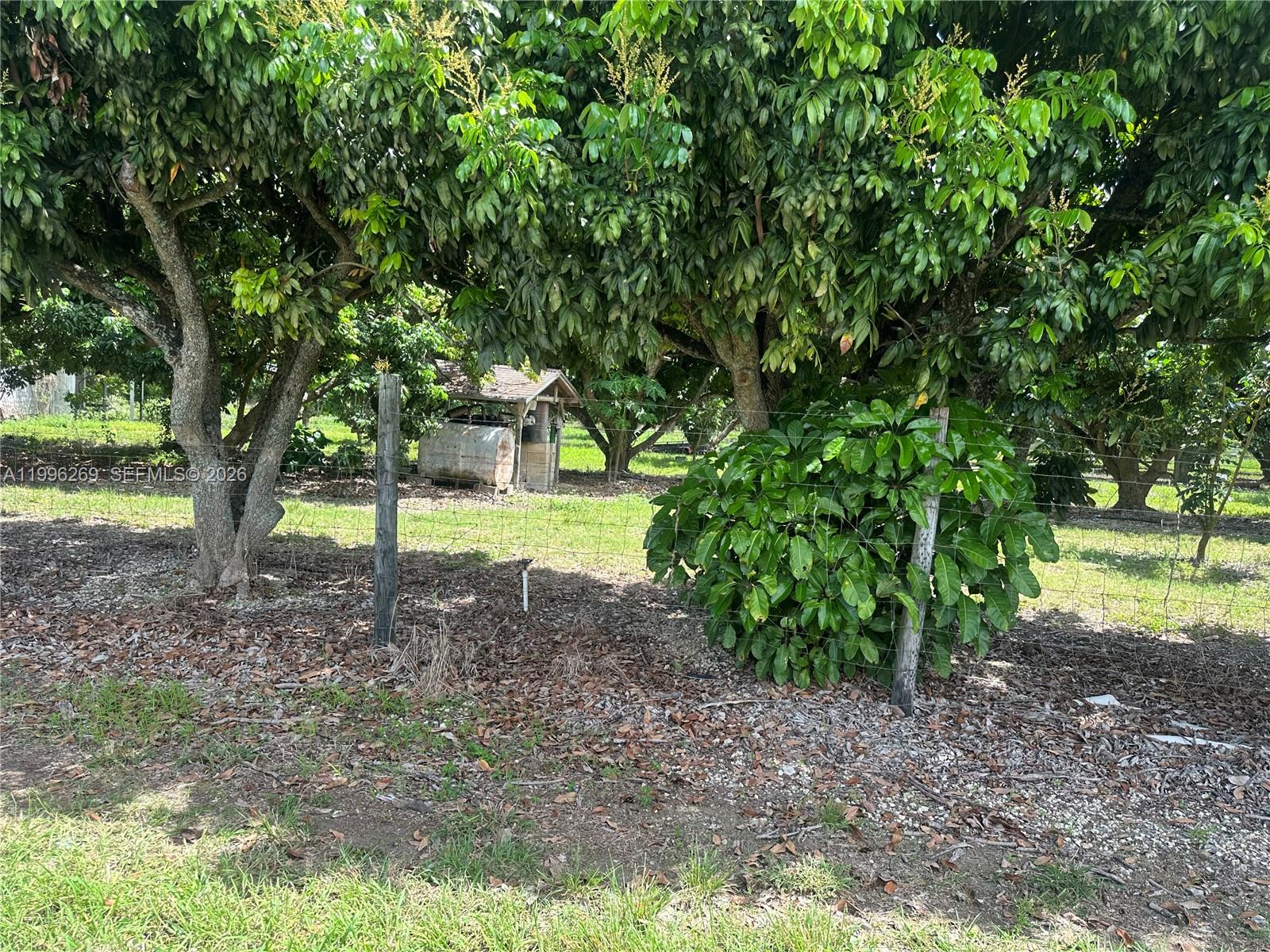 SOUTH REDLAND - Land