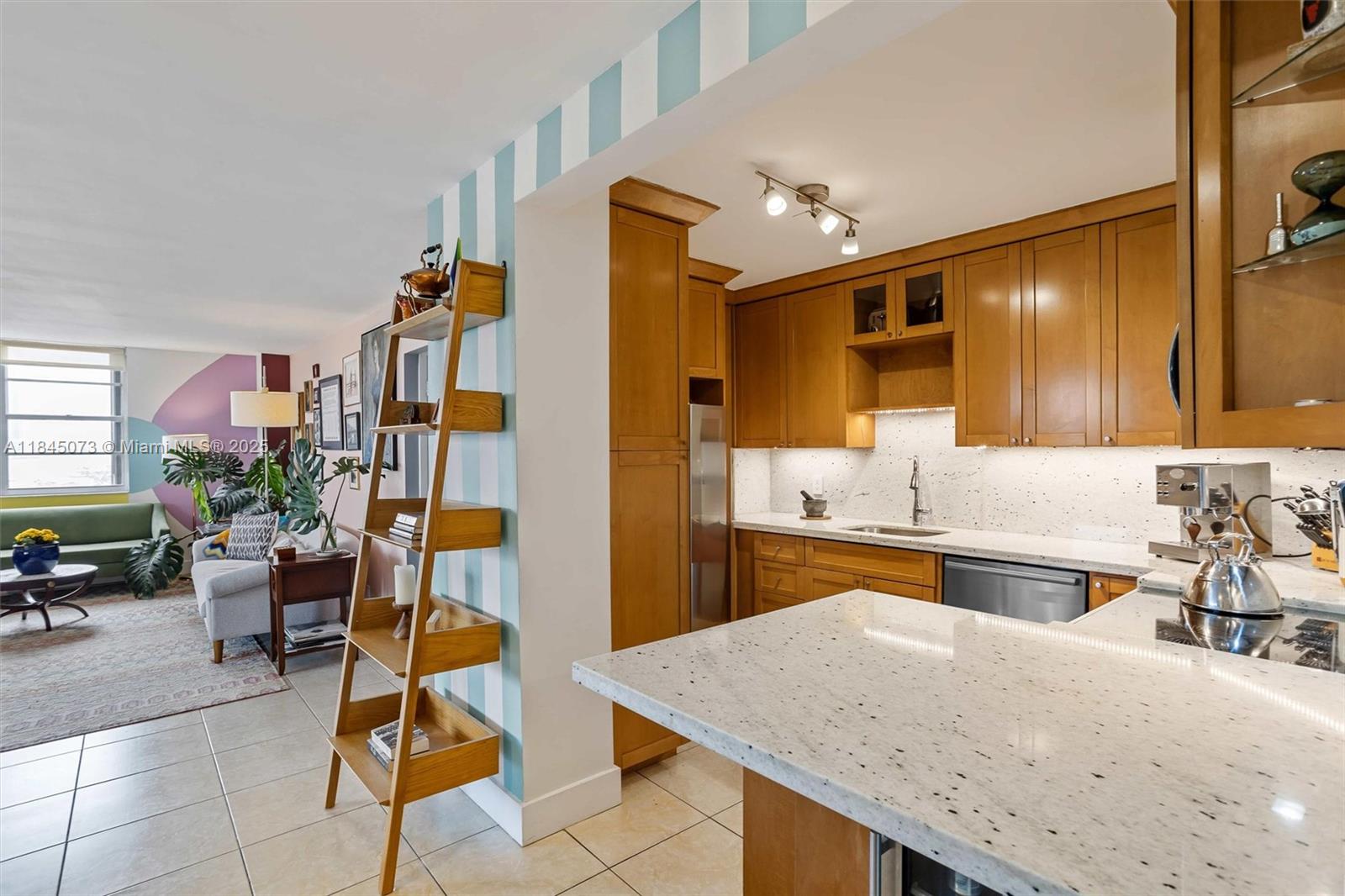 ISLAND TERRACE CONDO - Residential