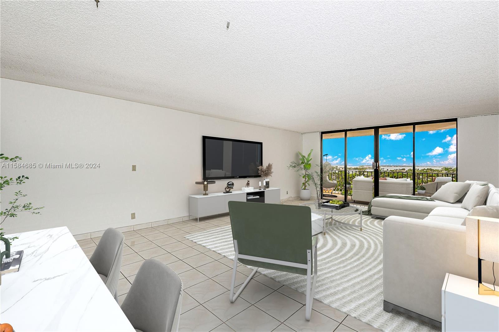 8877 Collins Ave 905