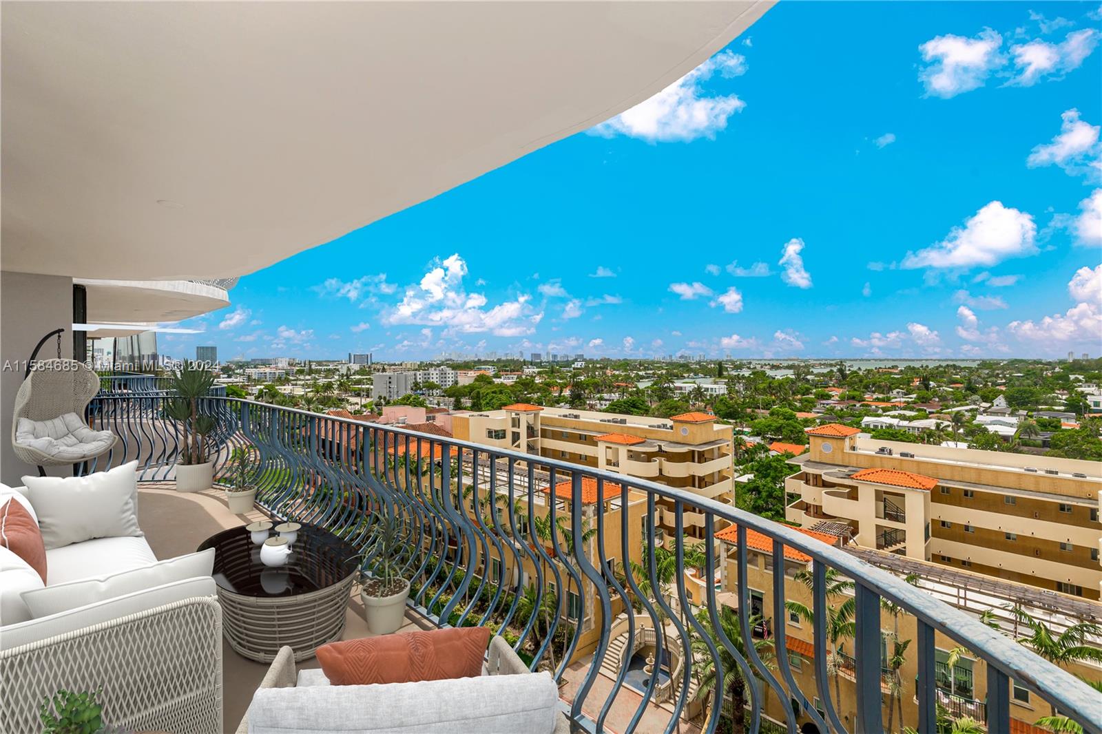 8877 Collins Ave 905