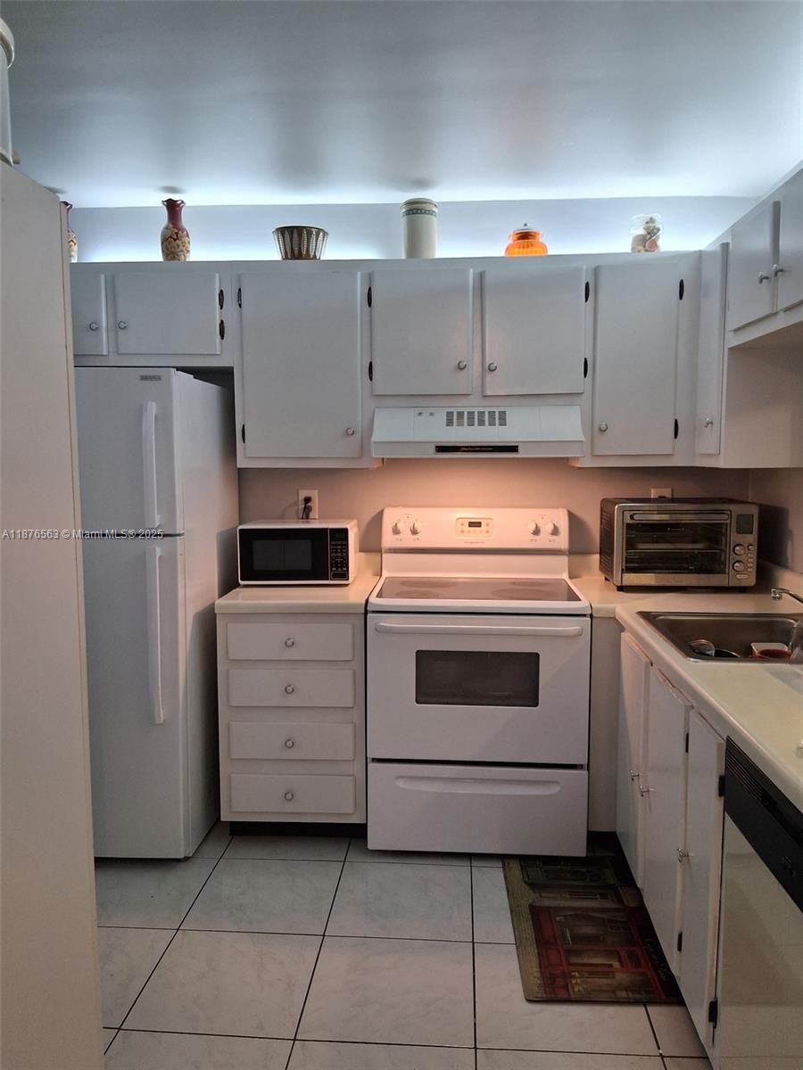 INVESTOR-FRIENDLY! Start renting immediately—no waiting period after purchase. This spacious 2-bedroom, 2-bath condo offers beautiful views of the golf course. Features include ample closet space, washer and dryer hookup, and monthly maintenance that covers water and cable. A great opportunity to add your personal finishing touches and create your customized home.