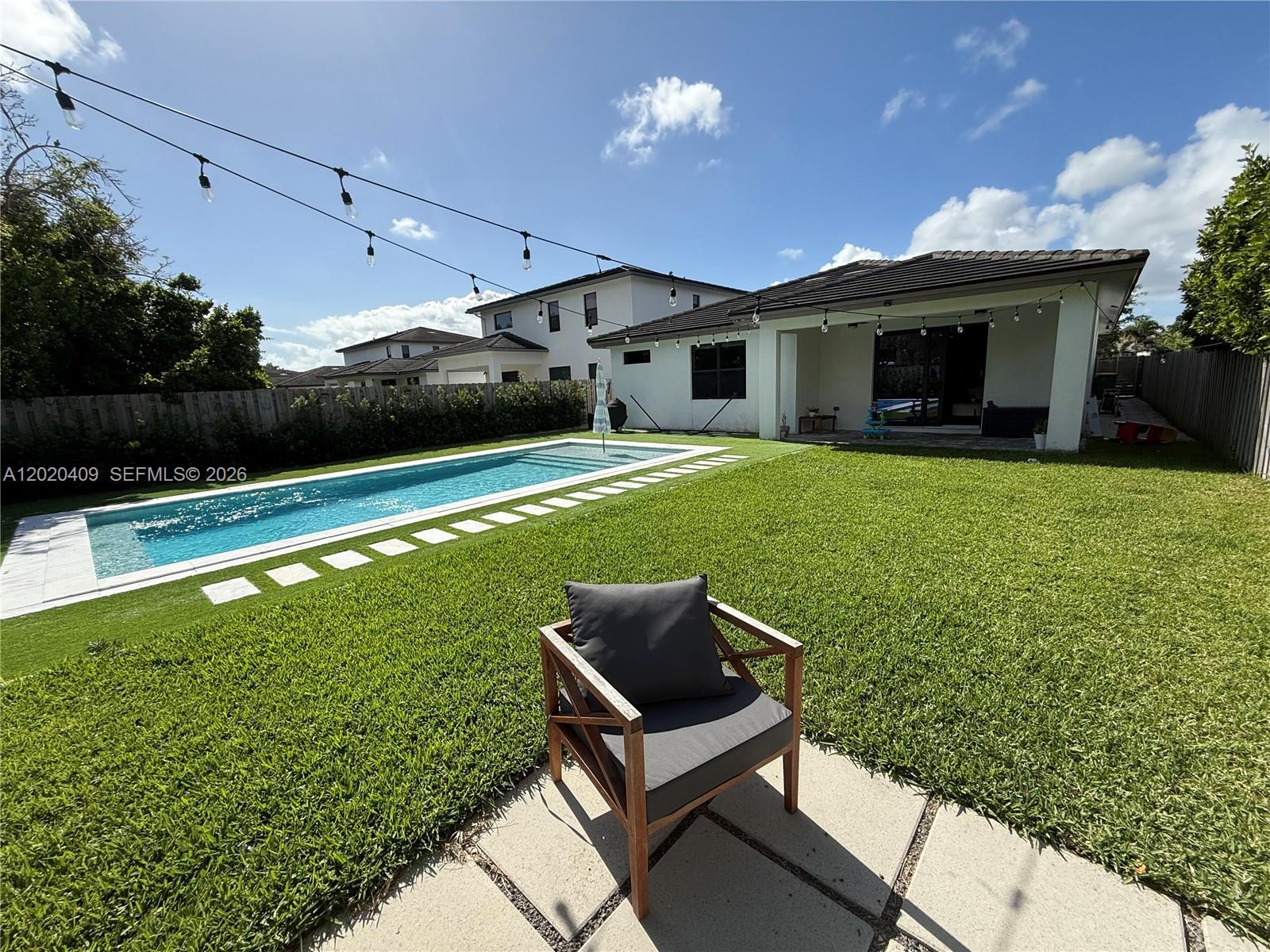 PALM RIDGE GARDENS - Residential