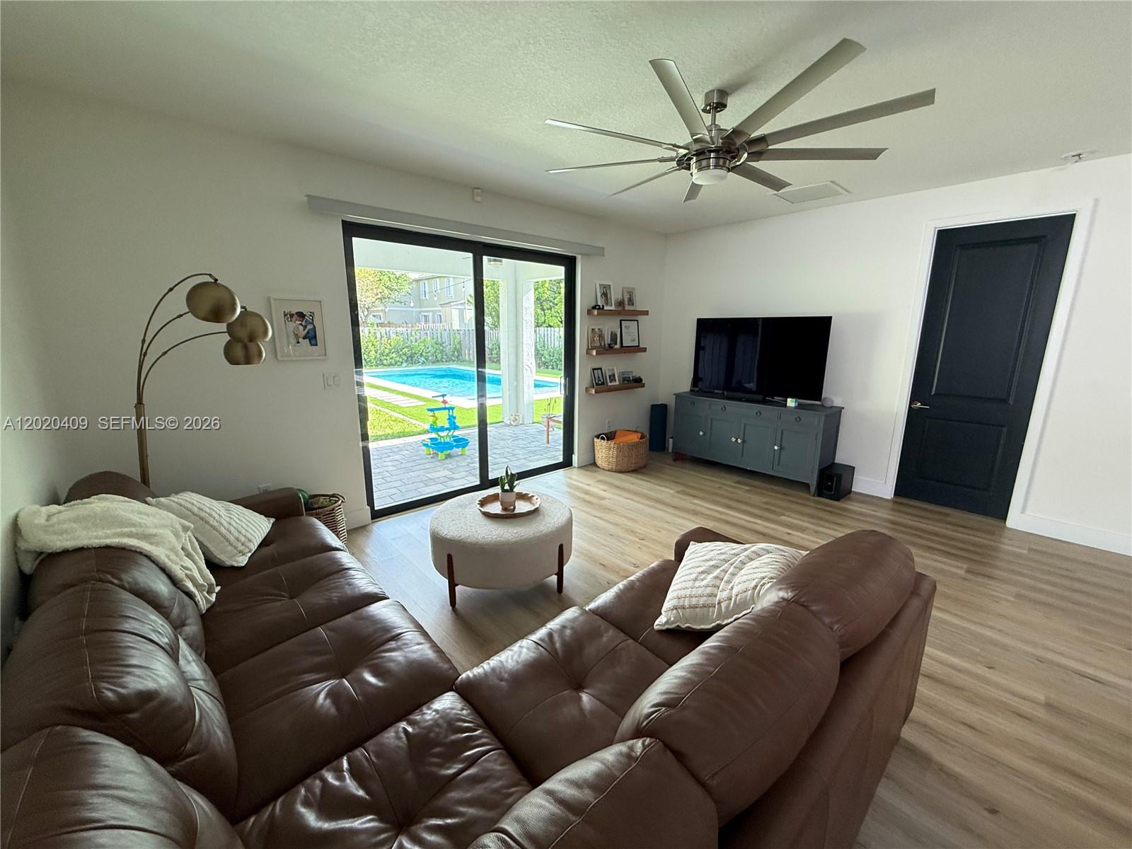 PALM RIDGE GARDENS - Residential