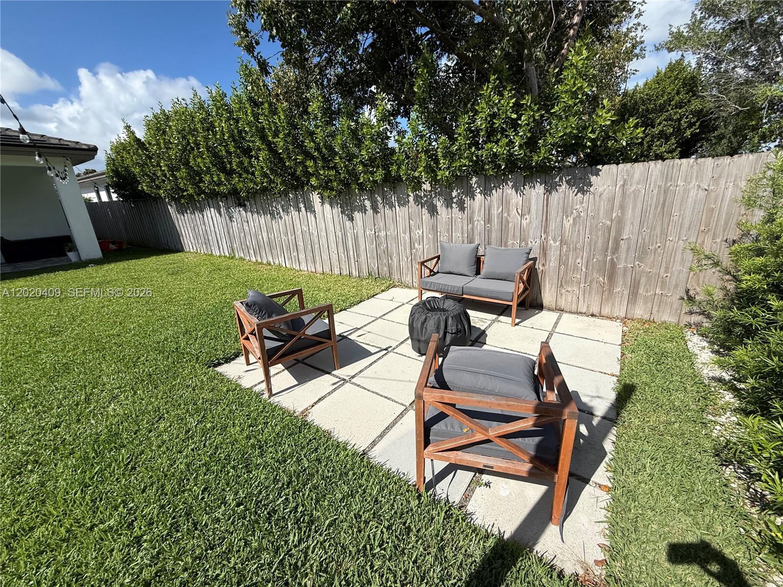 PALM RIDGE GARDENS - Residential
