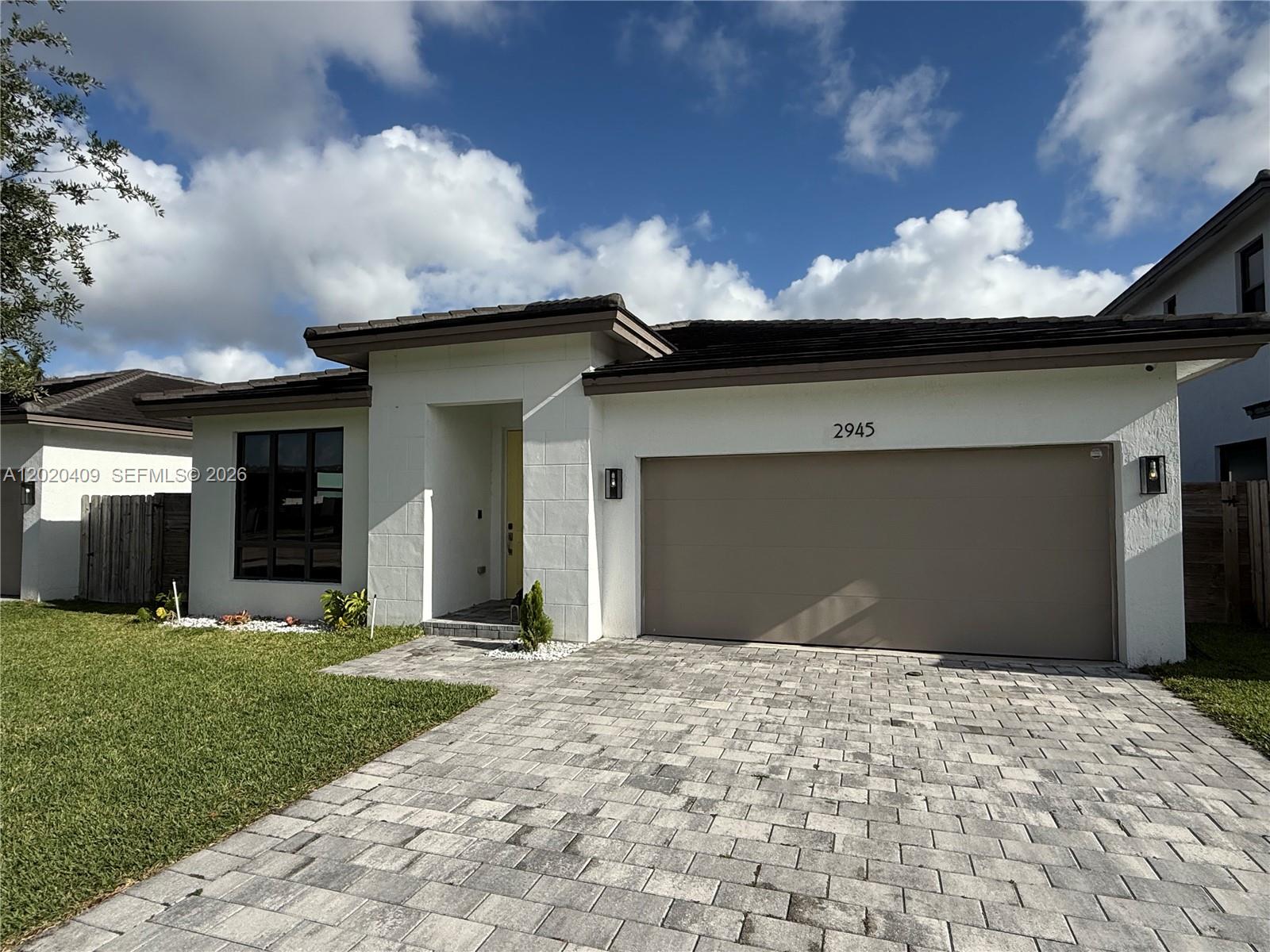 PALM RIDGE GARDENS - Residential