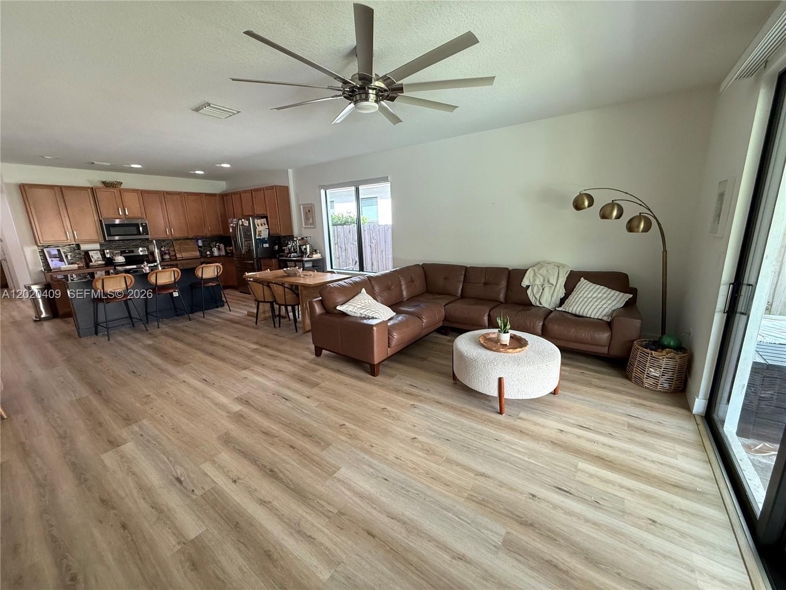 PALM RIDGE GARDENS - Residential
