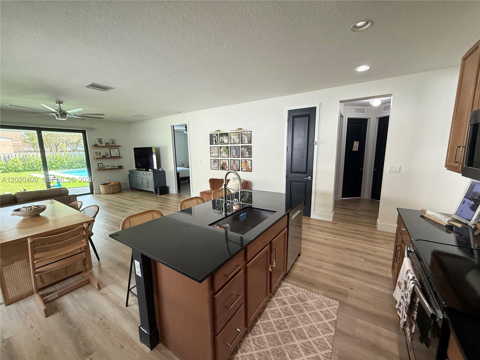 PALM RIDGE GARDENS - Residential