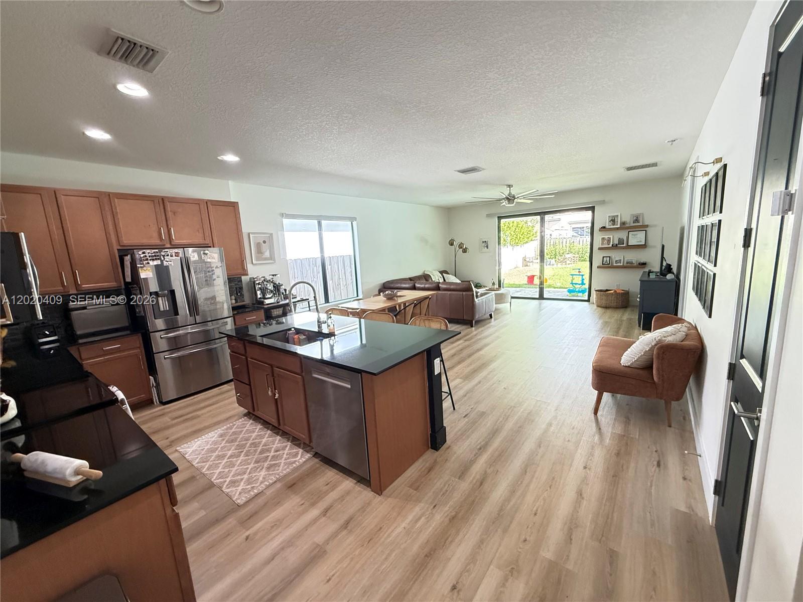 PALM RIDGE GARDENS - Residential
