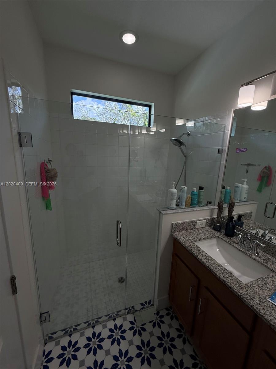 PALM RIDGE GARDENS - Residential
