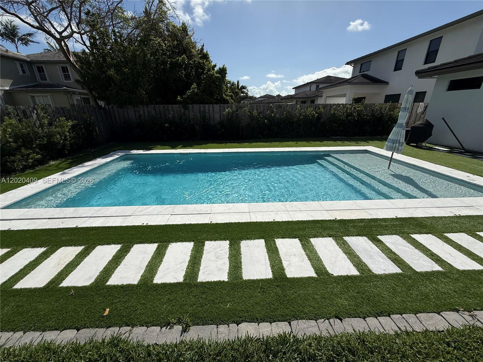 PALM RIDGE GARDENS - Residential