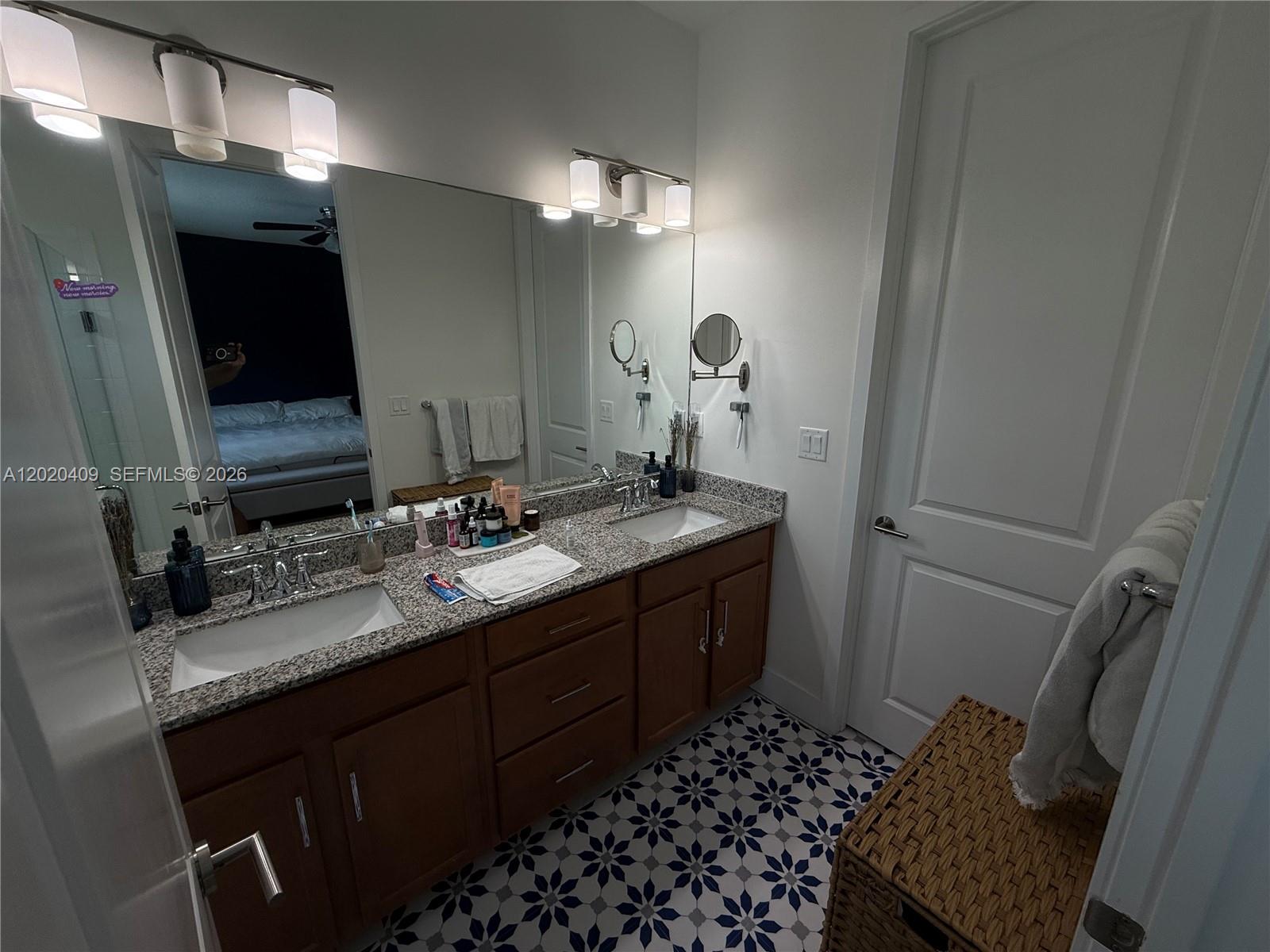 PALM RIDGE GARDENS - Residential