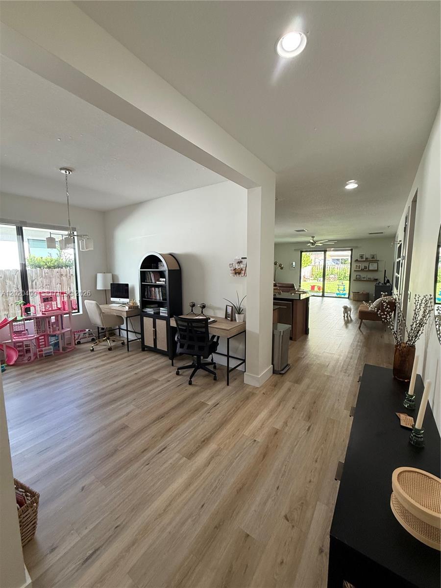 PALM RIDGE GARDENS - Residential