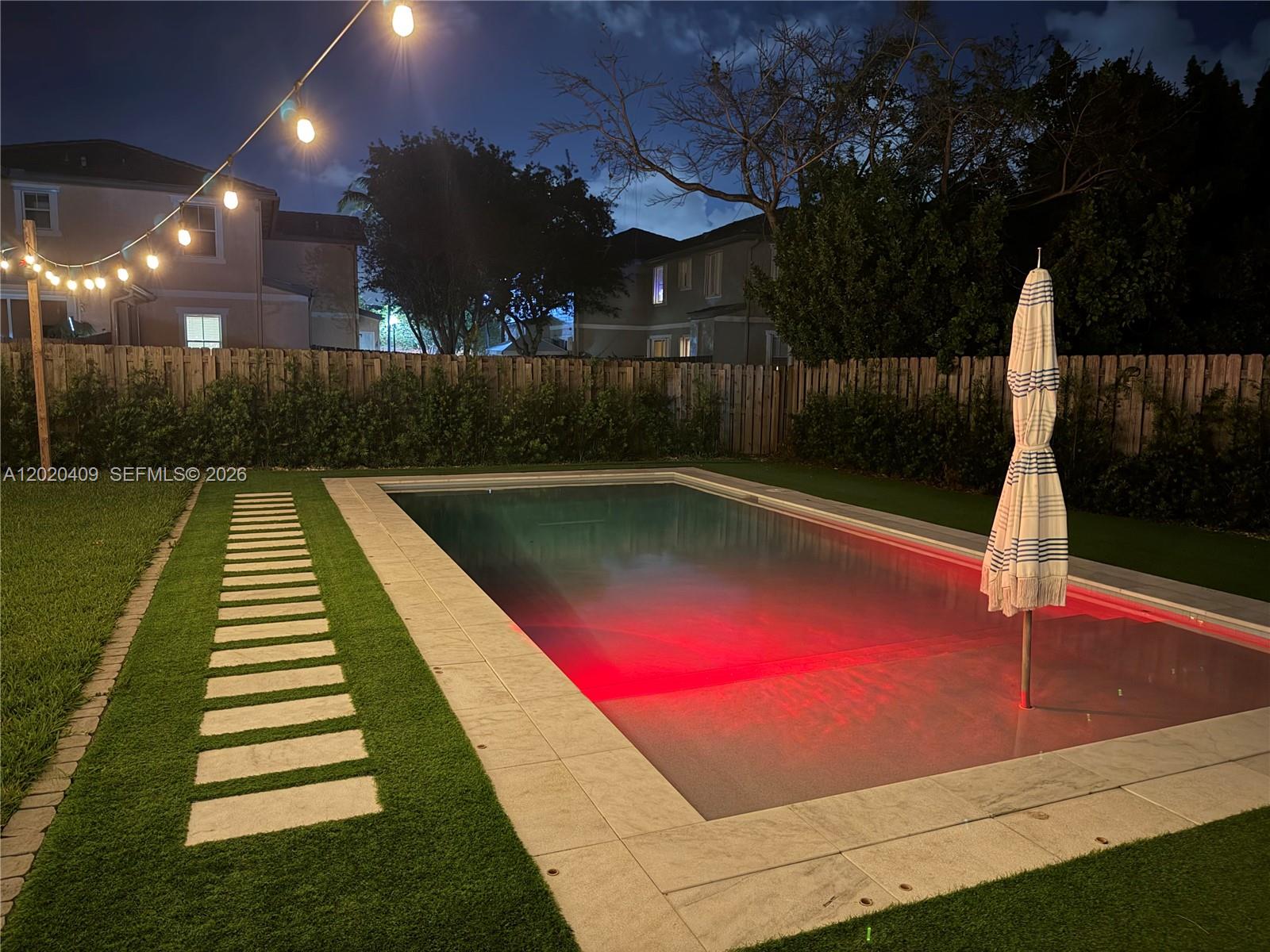 PALM RIDGE GARDENS - Residential