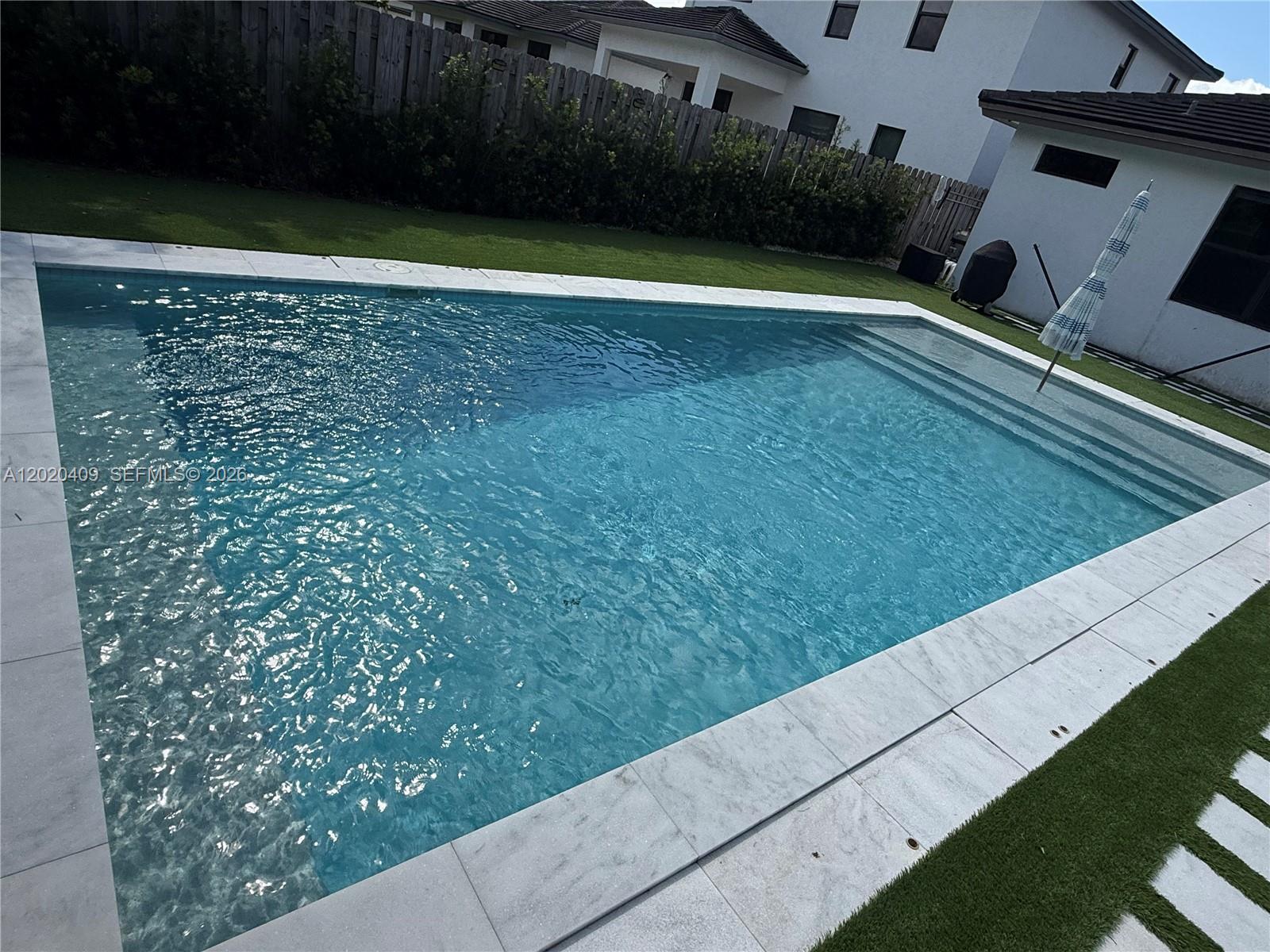 PALM RIDGE GARDENS - Residential