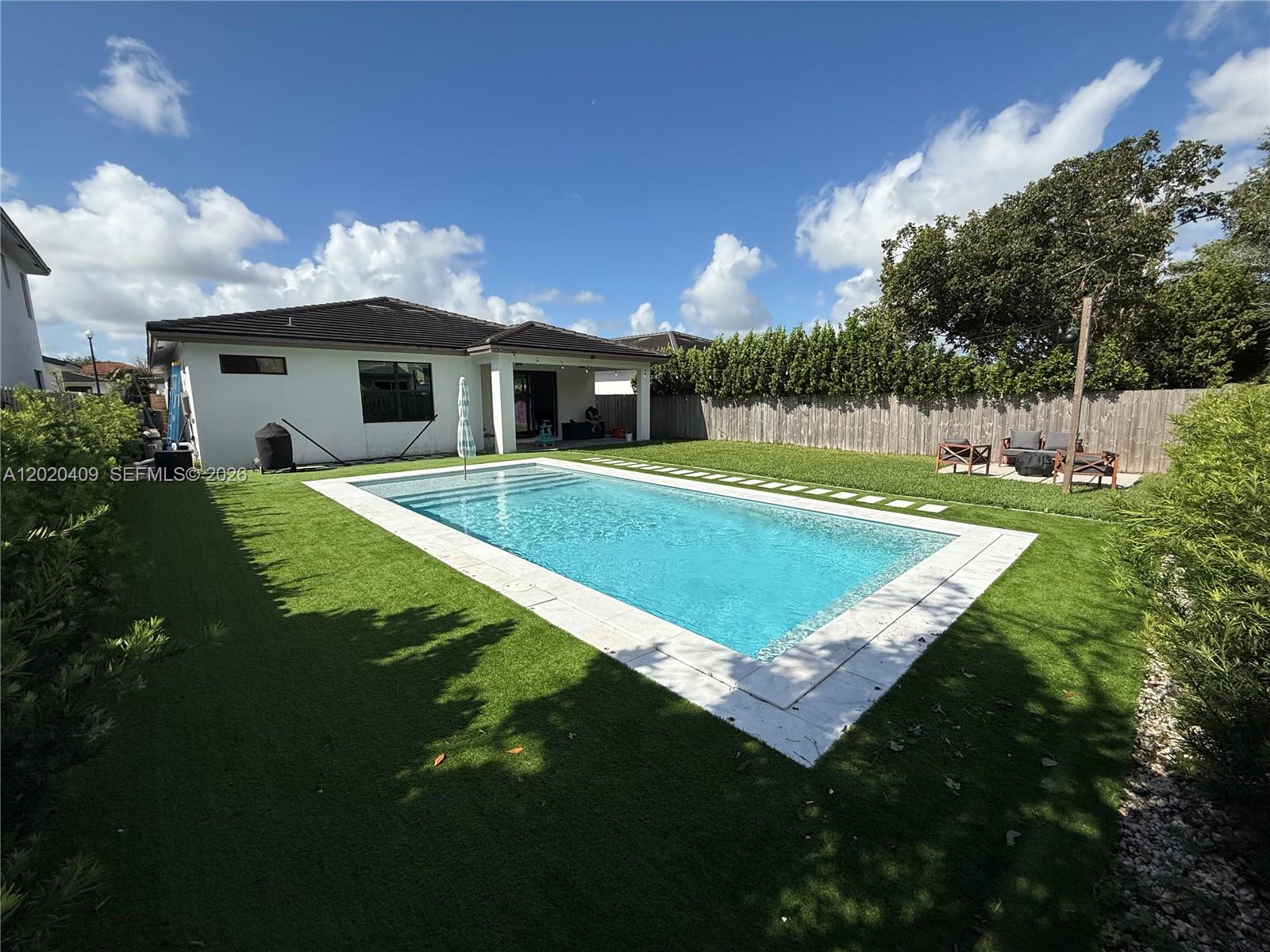 PALM RIDGE GARDENS - Residential
