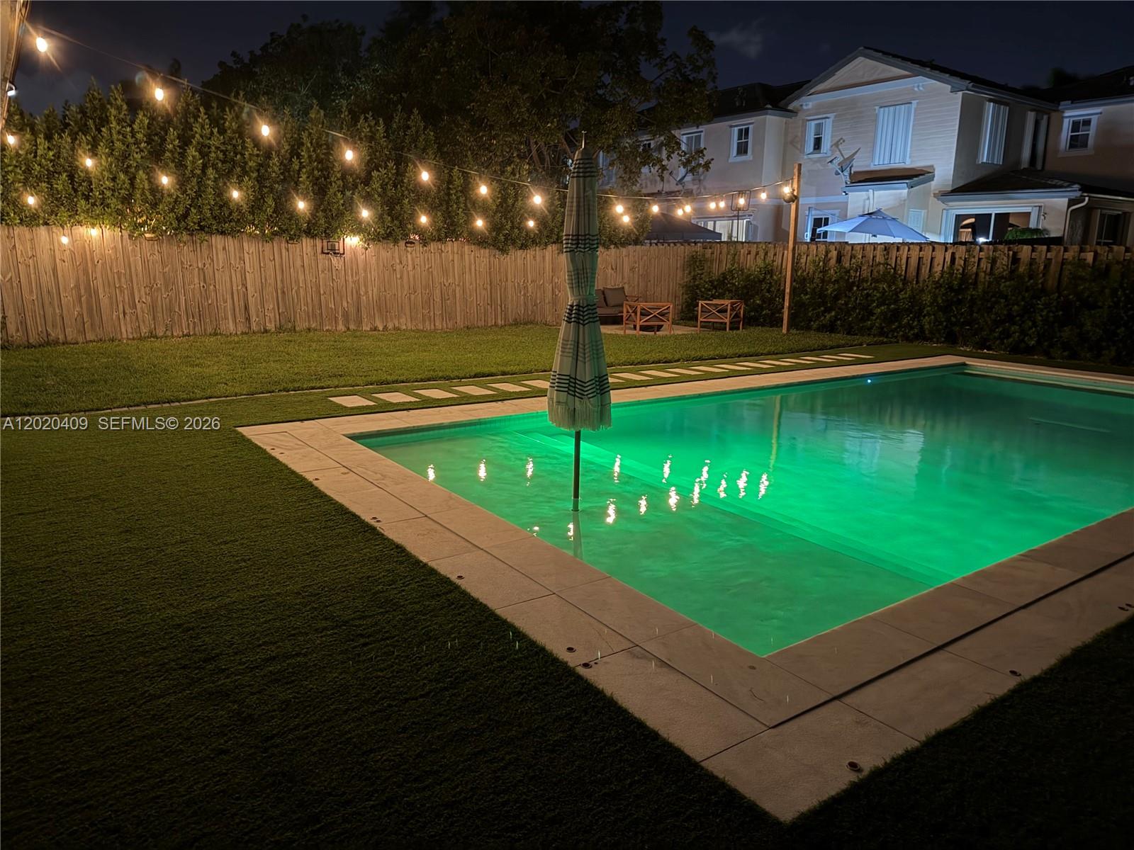 PALM RIDGE GARDENS - Residential