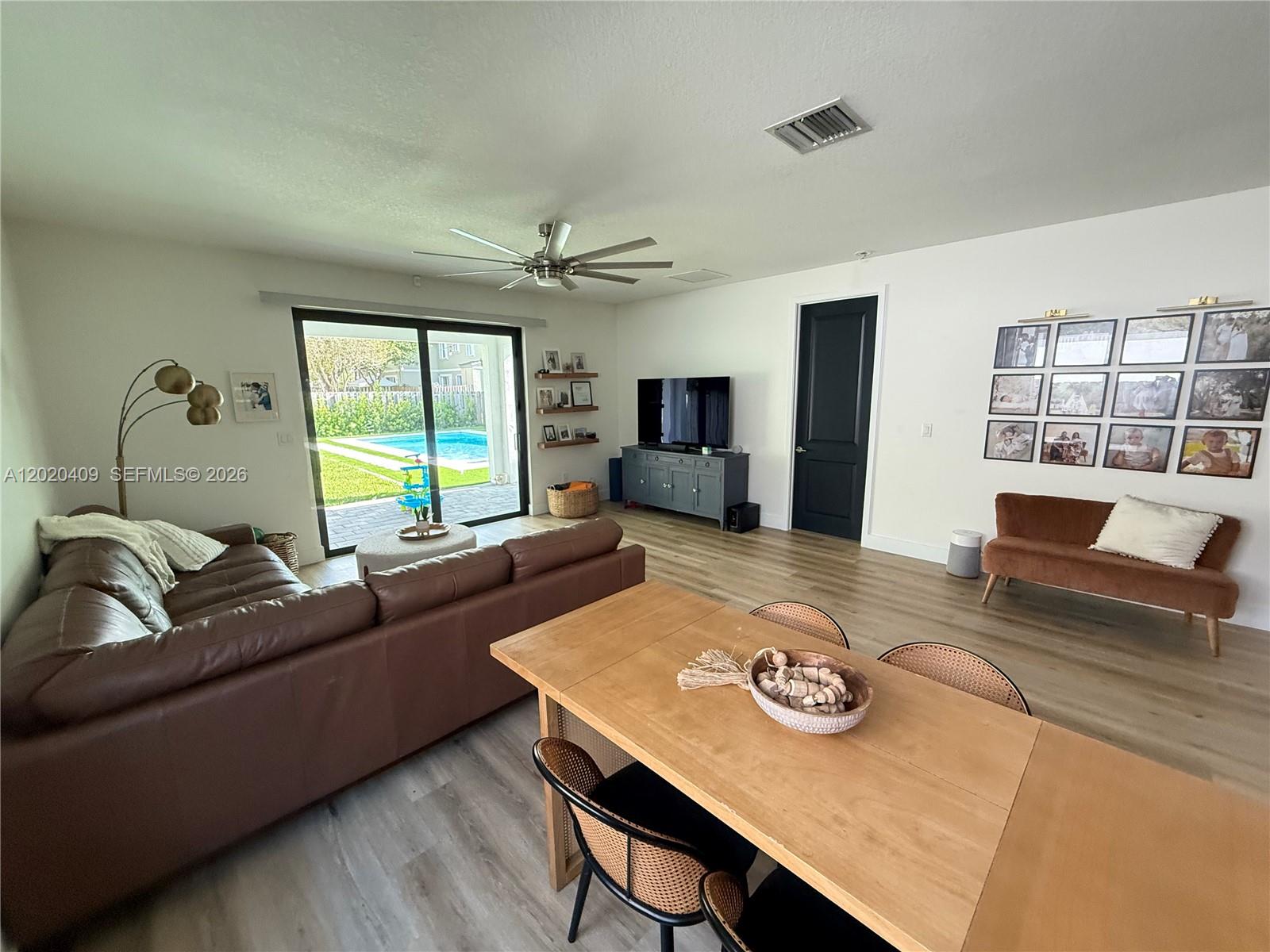 PALM RIDGE GARDENS - Residential