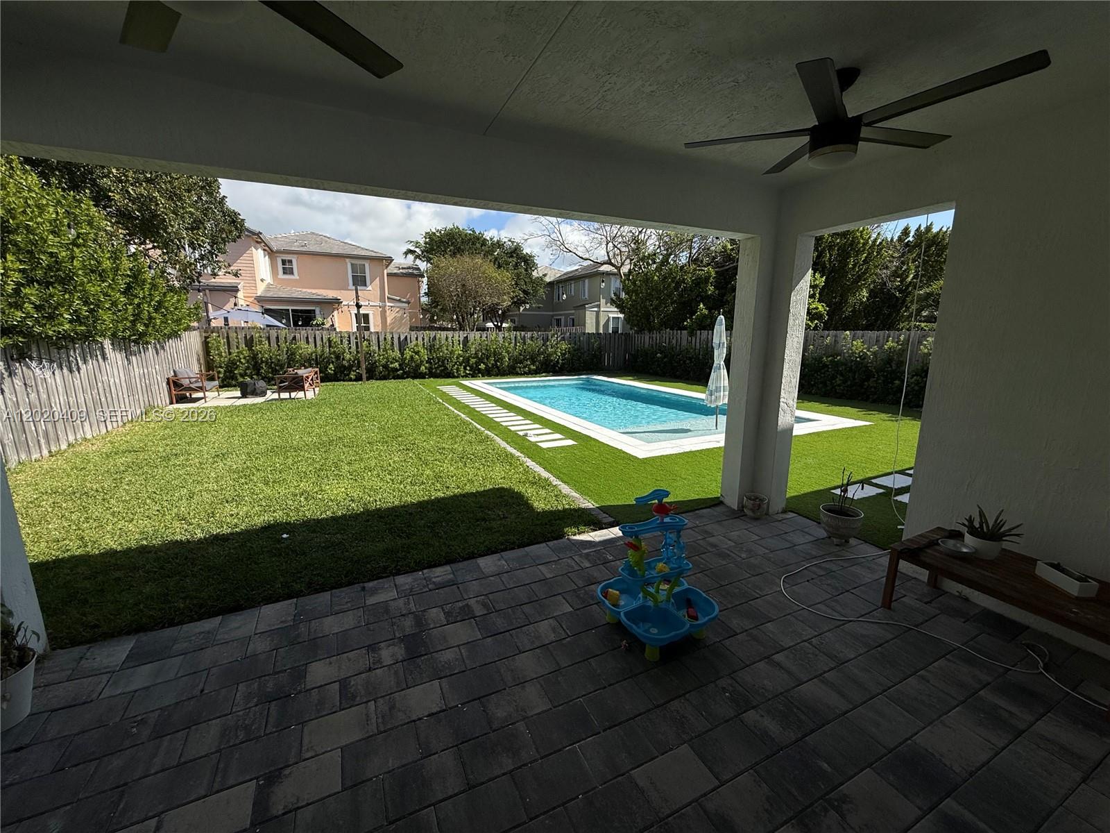 PALM RIDGE GARDENS - Residential